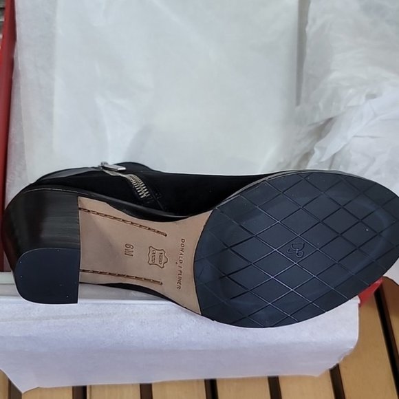 Donald J Pliner Women's Kara-RM Ankle Boot - Picture 11 of 11